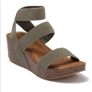 New Zoeyy cork Madden girl strap wedge heels 5.5 6